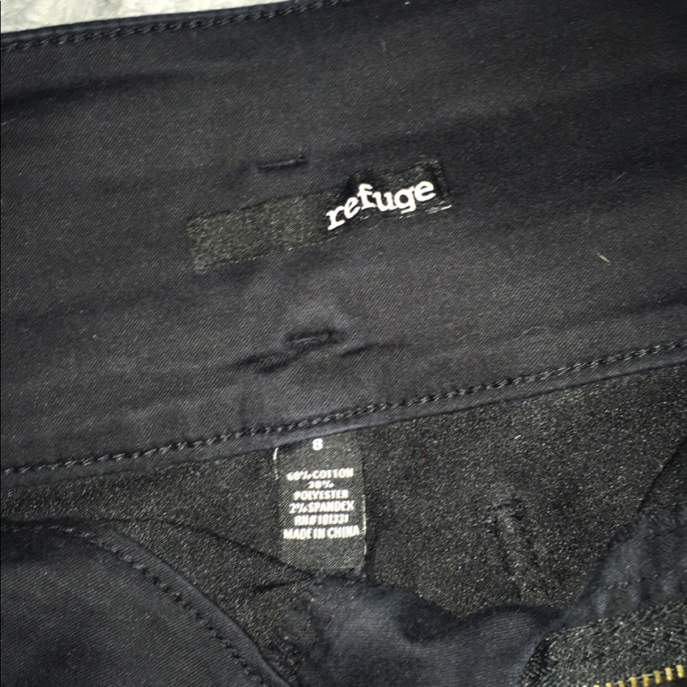 Shorts - Picture 2 of 3